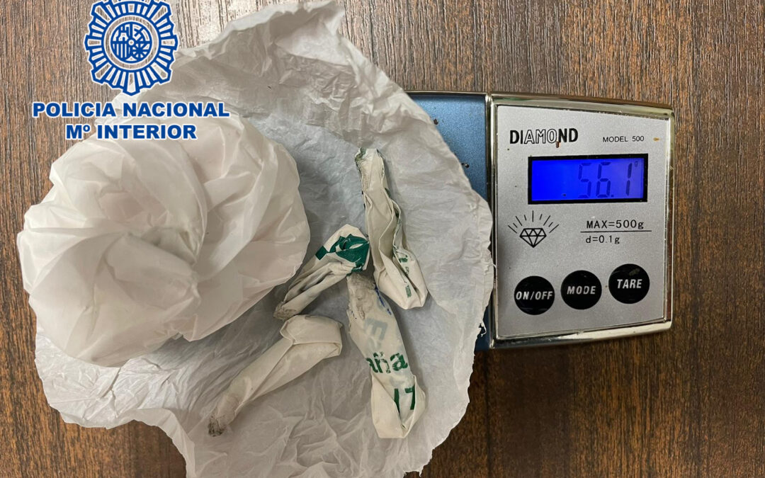 La Policía Nacional detiene a un varón por tráfico de drogas