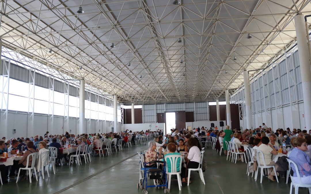 Más de 600 personas participan en la convivencia del Programa de Mayores de Andújar