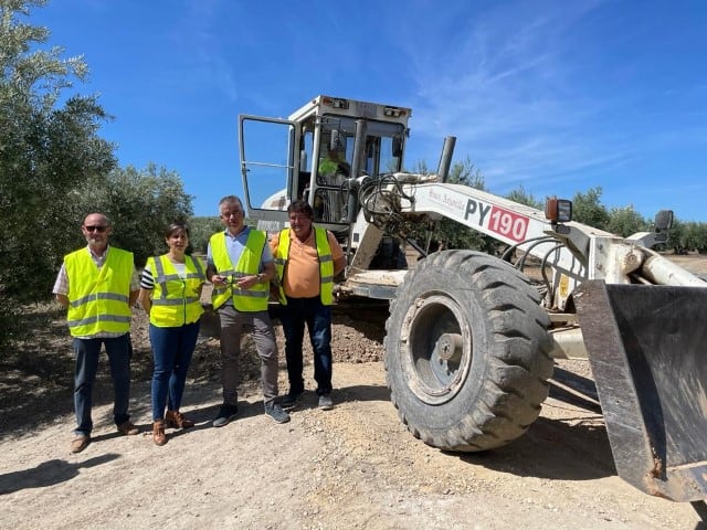 La Junta de Andalucía inicia las obras del camino de El Monte