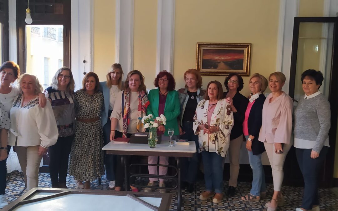 Encuentro literario Tejiendo alas