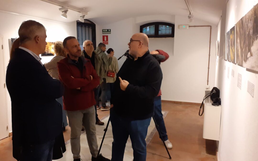 Martos abre una exposición fotográfica con el Lince como protagonista