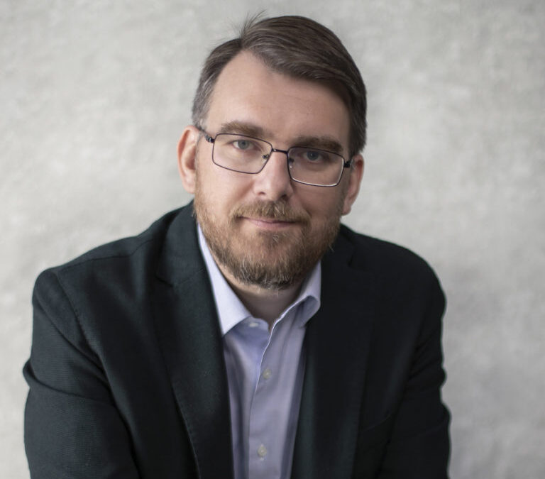 Gráficas la Paz organiza una conferencia a cargo de Daniel Ureña por su 125 aniversario