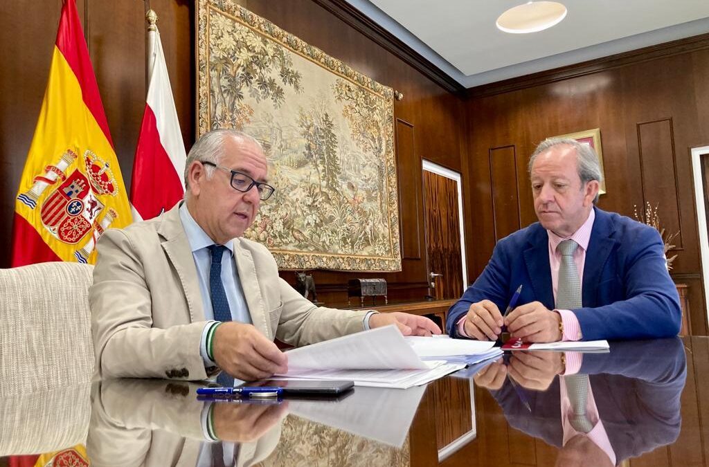 Estrella y Carmona, reunidos para abordar proyectos de futuro