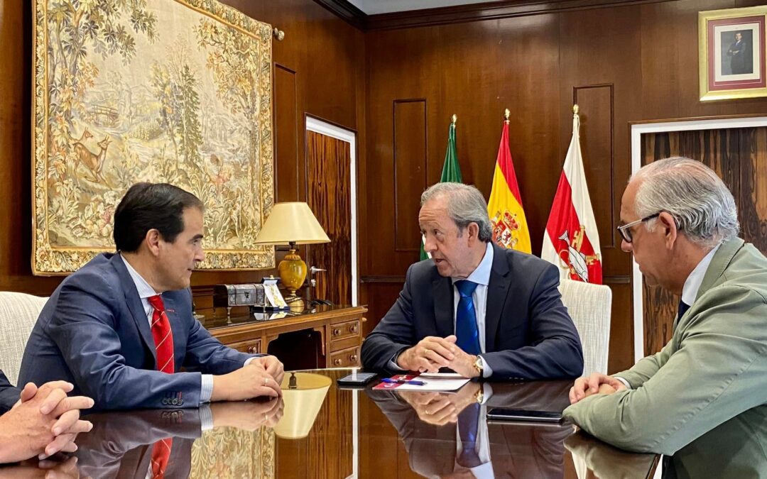 La Junta de Andalucía reafirma su compromiso con Andújar en la nueva visita de un consejero