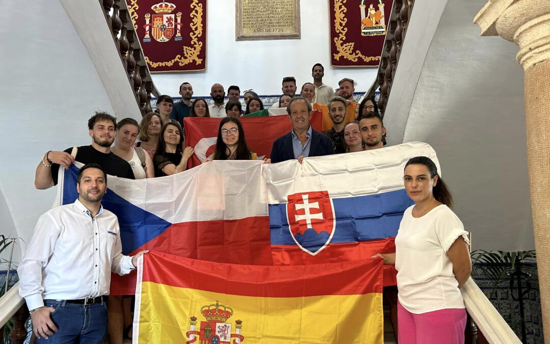 Andújar recibe la visita de 20 estudiantes del programa Erasmus+