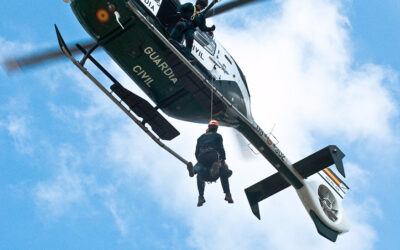Rescatan en helicóptero a un escalador tras sufrir una caída en Alcaudete