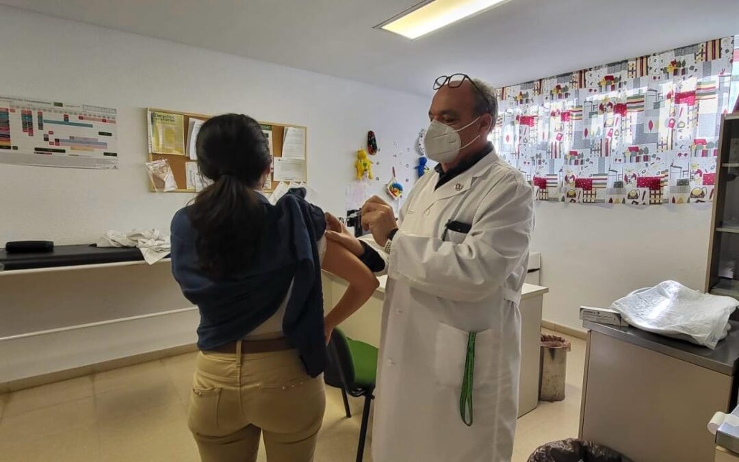 El Centro de Salud Puerta de Madrid realiza una captación de la vacunación del VPH