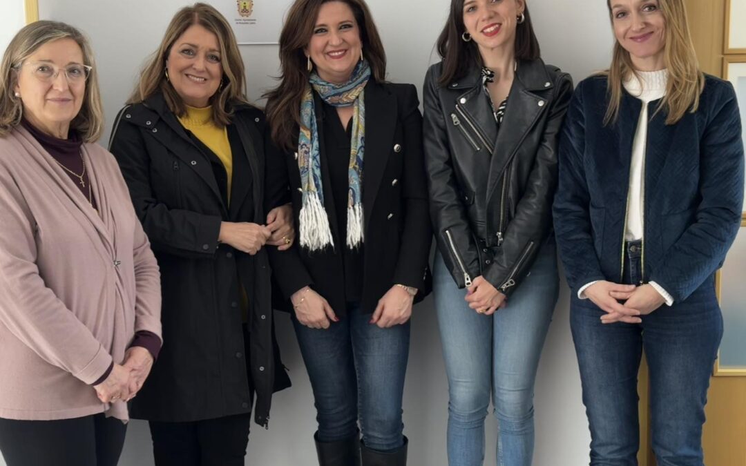 La coordinadora del Instituto Andaluz de la Mujer visita Alcaudete para conocer el trabajo que se realiza en el Centro de la Mujer