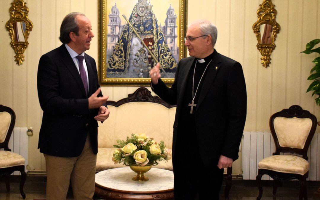 El alcalde de Andújar aborda el Jubileo extraordinario de la Virgen de la Cabeza en su visita institucional al Obispo de Jaén