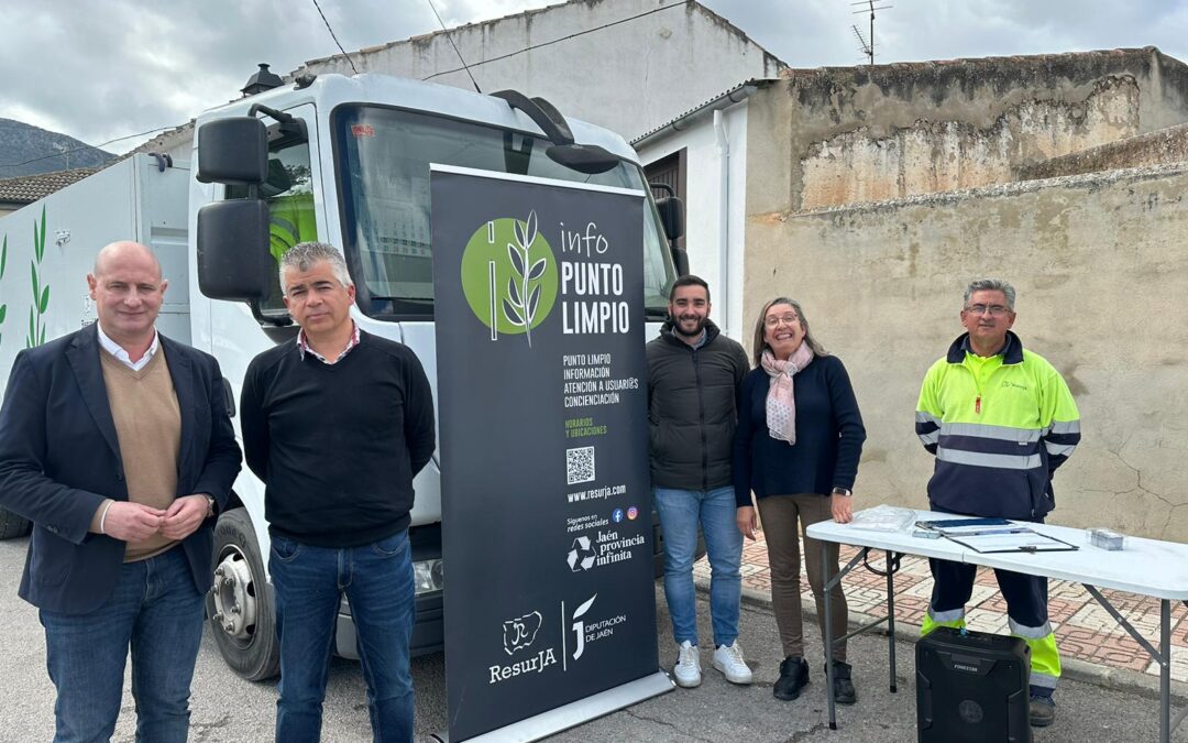 Las Casillas se beneficia del servicio de punto limpio móvil