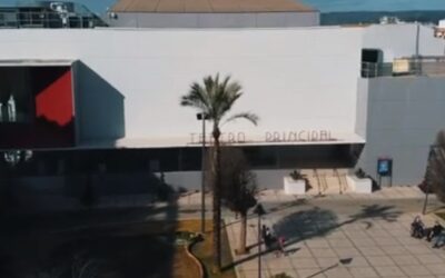 Andújar honra a quienes hacen ciudad: emoción y excelencia en la entrega de sus Banderas