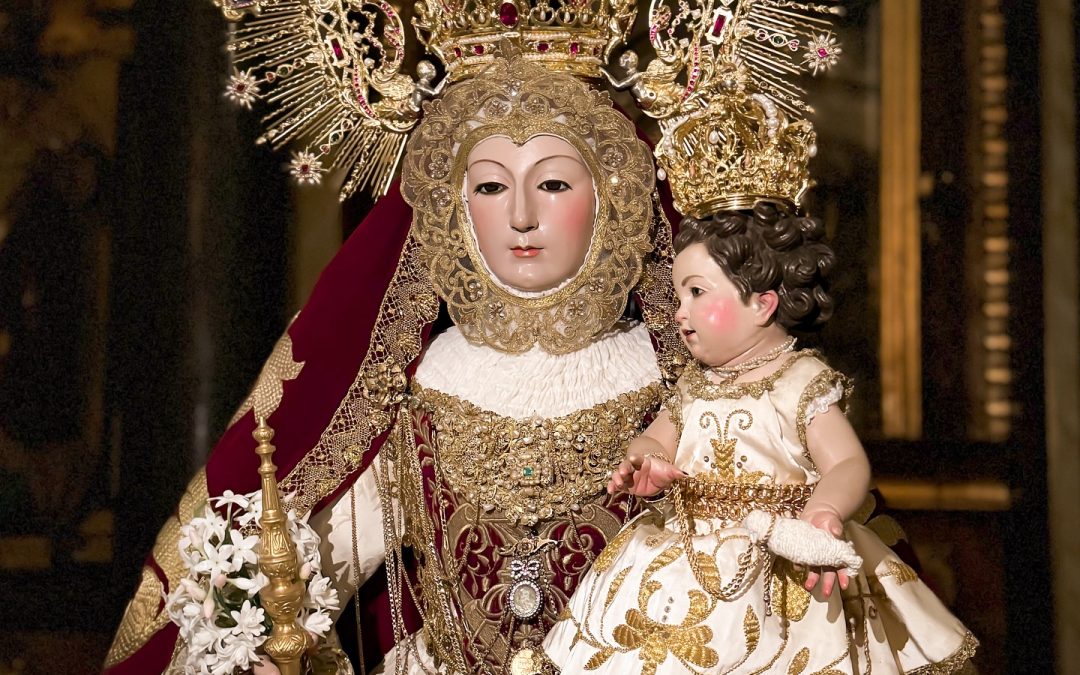 La Virgen de la Fuensanta Coronada ya luce engalanada para su regreso al Santuario