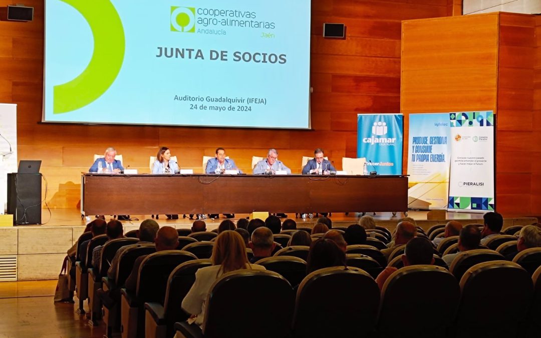 La cooperativa castillera San Isidro, reconocida con la insignia de oro por Cooperativas Agro-alimentarias de Jaén