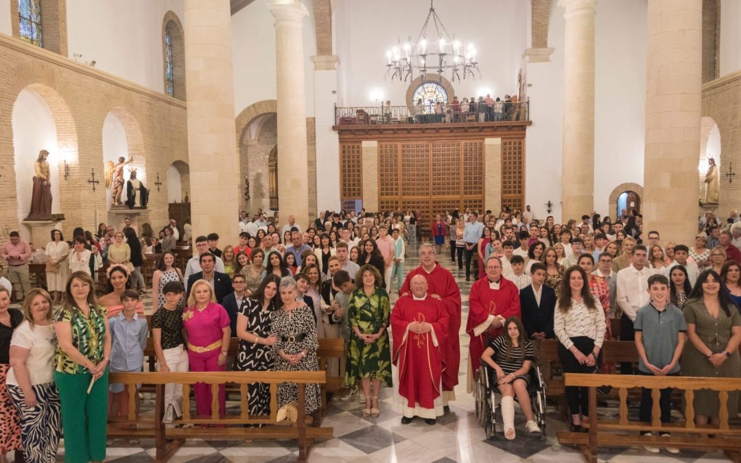 Más de 50 tosirianos se confirman en la Parroquia de San Pedro