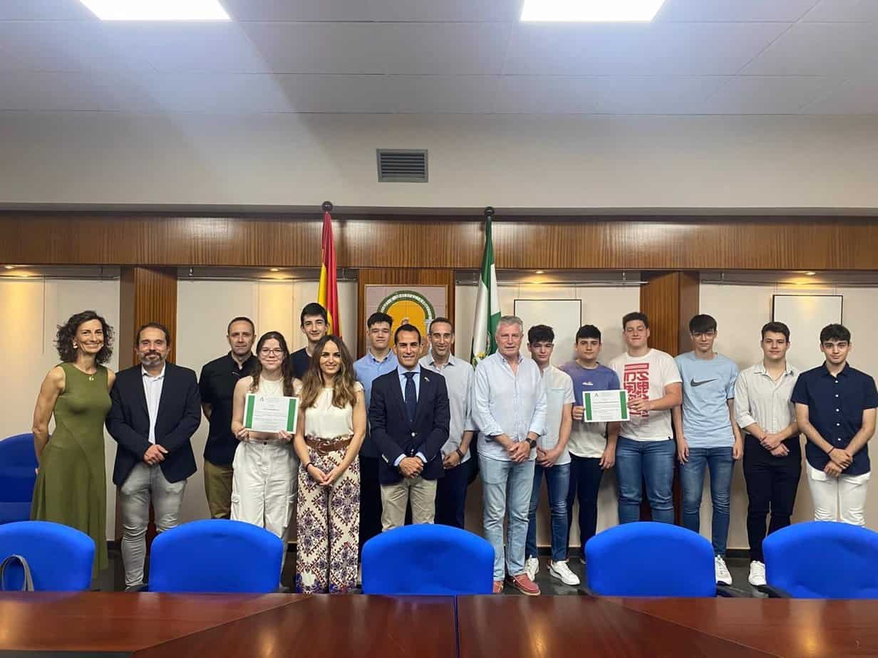 Jaén.- Educación.- Recepción al alumnado y profesorado de los dos IES galardonados en los Premios de la Fundación Endesa