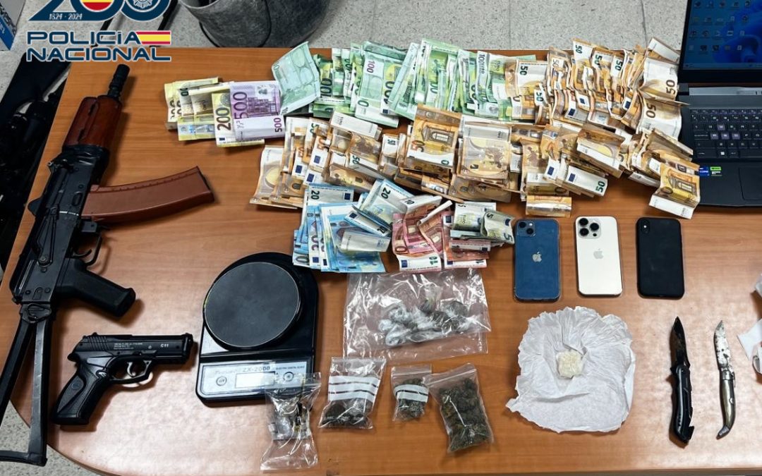 La Policía Nacional desactiva en Linares tres puntos de venta de MDMA, cocaína, heroína, hachís y desmantela cuatro plantaciones indoor de marihuana