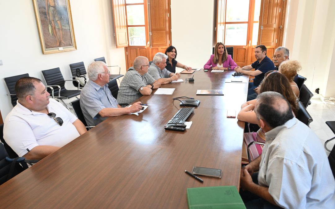La alcaldesa informa a la Federación Himilce sobre el proyecto de inversiones del equipo de Gobierno y las próximas actuaciones en barrios