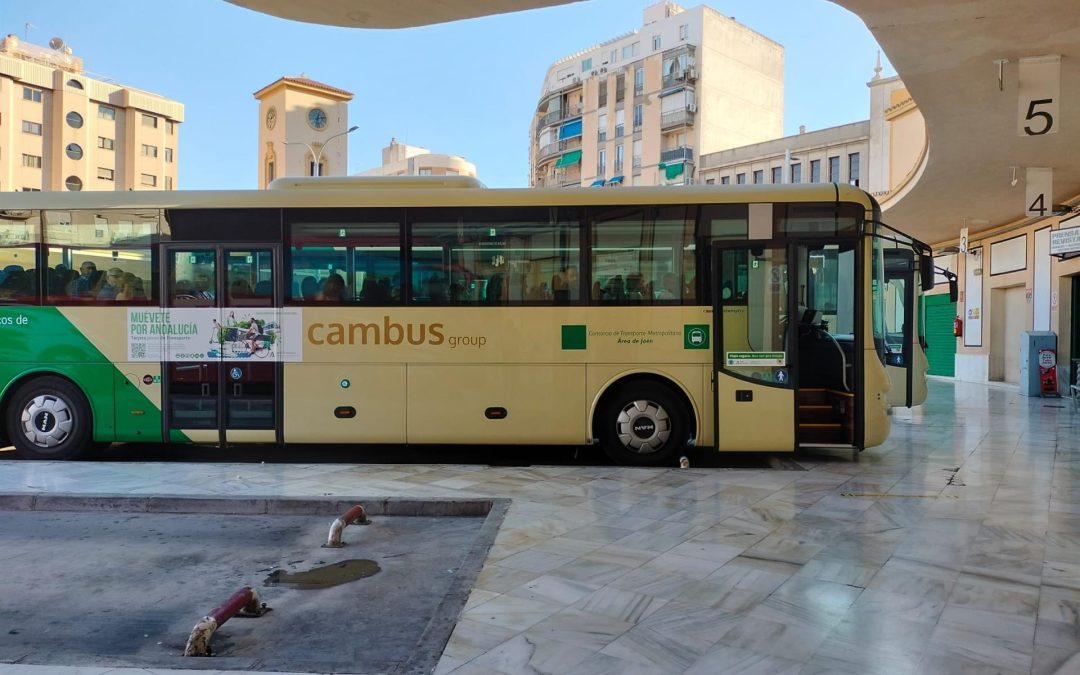 La Junta restablece el servicio de autobús entre las provincias de Jaén y Córdoba