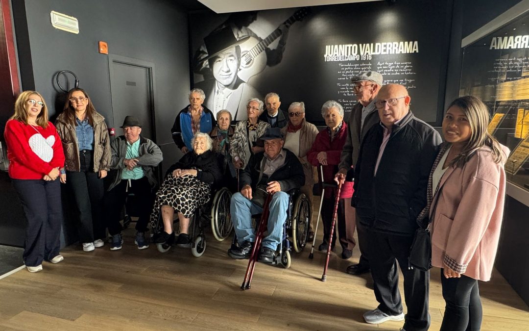 Alcaudetenses redescubren Torredelcampo en una visita cultural