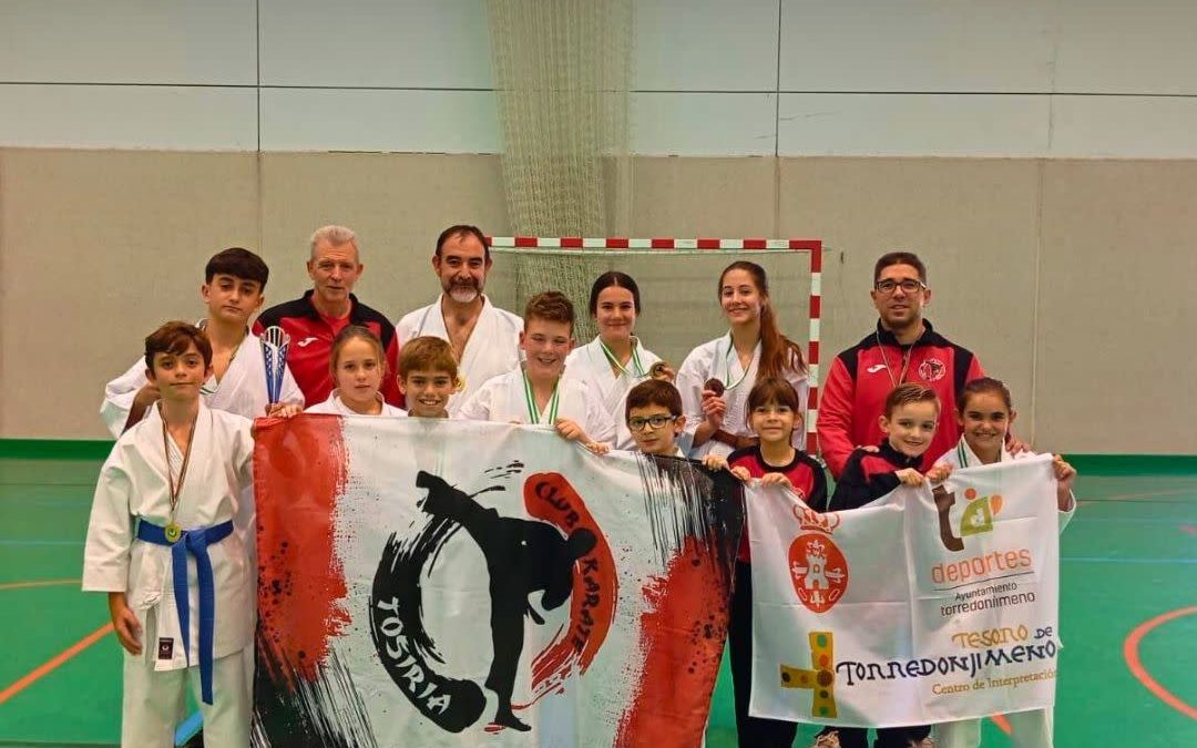 Podio karateca en la III Copa Andalucía JKA 2024