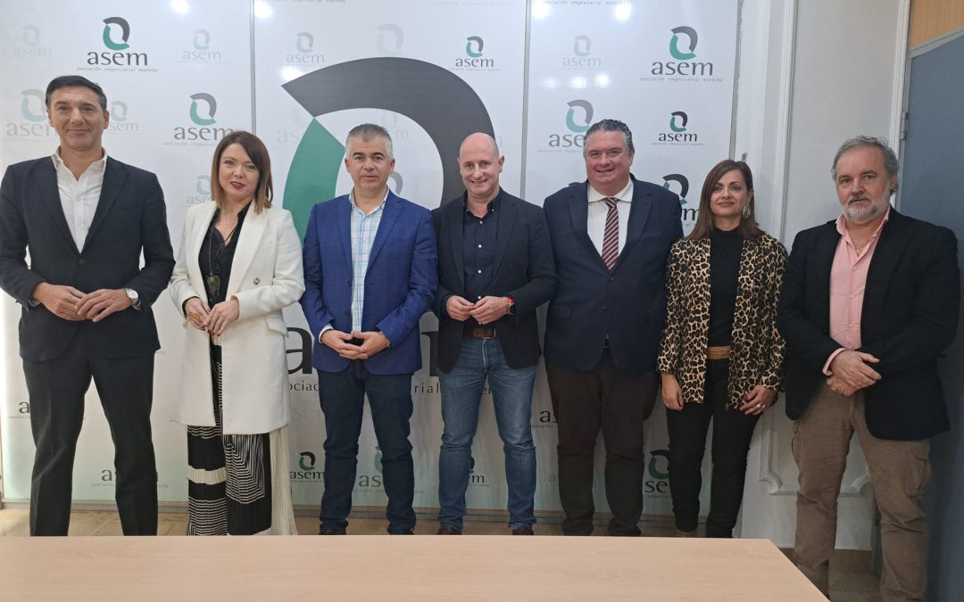 Cerca de una veintena de empresarios asisten a la jornada para conocer el Sistema Arbitral de Consumo