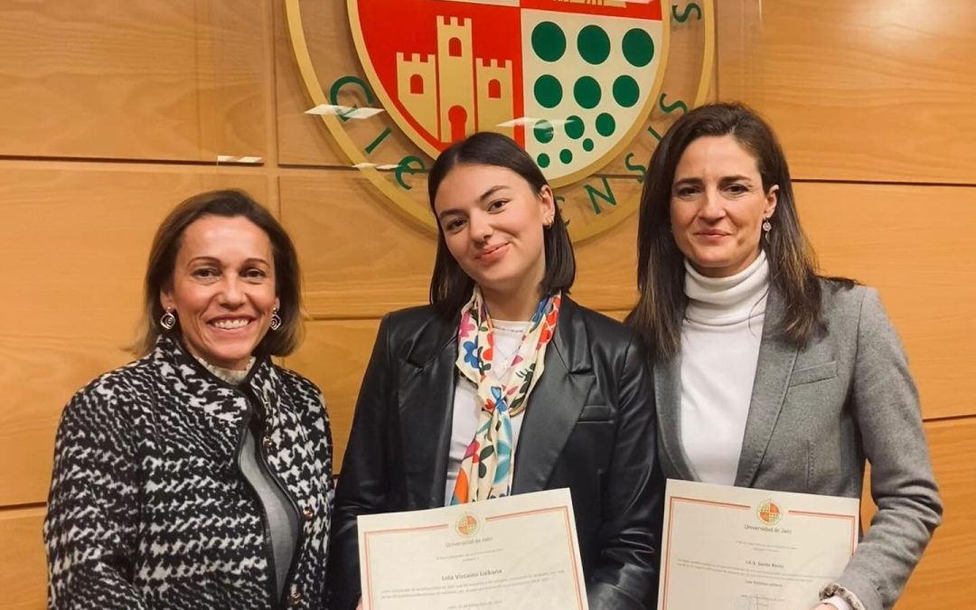 Lola Vizcaíno Liébana, reconocida por ser la quinta mejor nota de acceso a la UJA