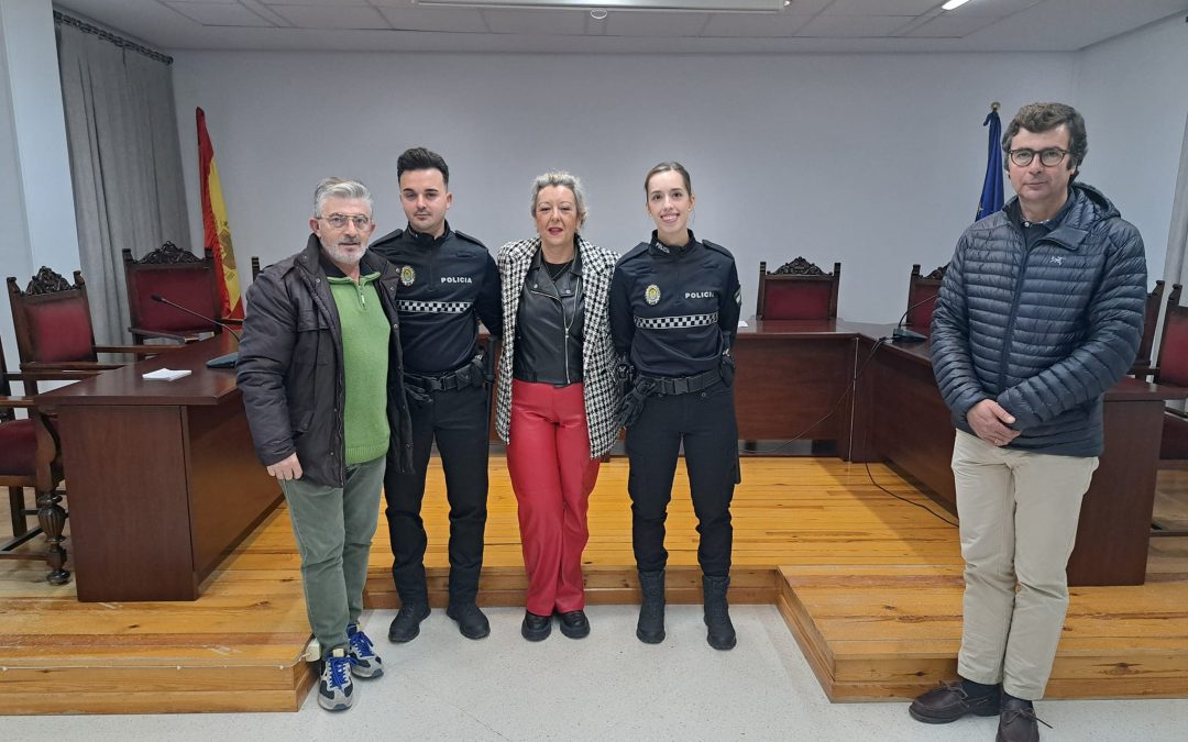 Lopera incorpora dos nuevos policías locales