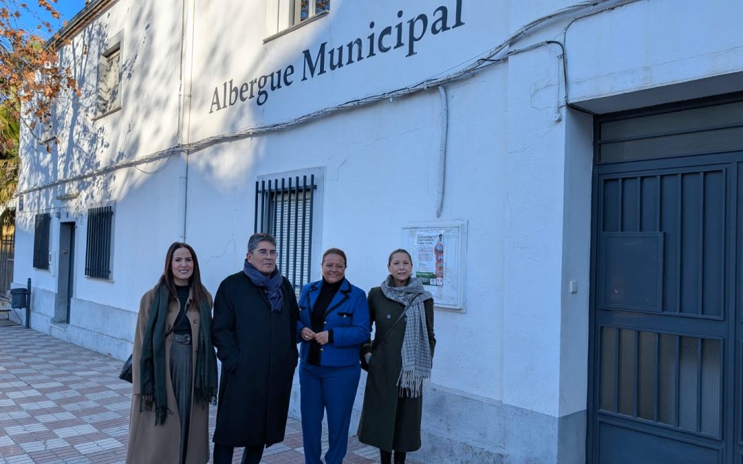 La delegada de Inclusión Social aplaude la labor del albergue de Torredonjimeno