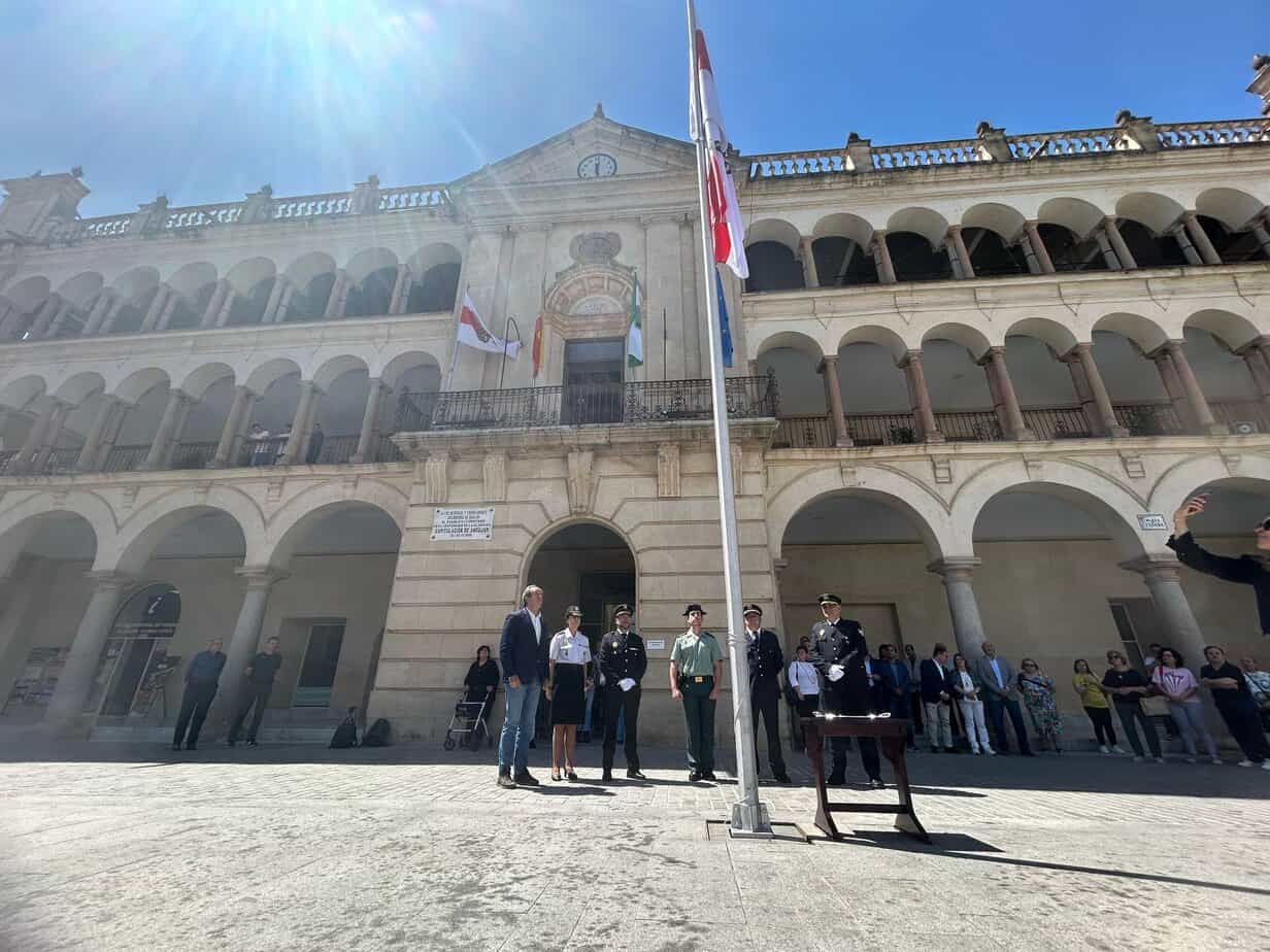 Foto bandera 1 Continúan las obras del Paseo de la Libertad en Marmolejo