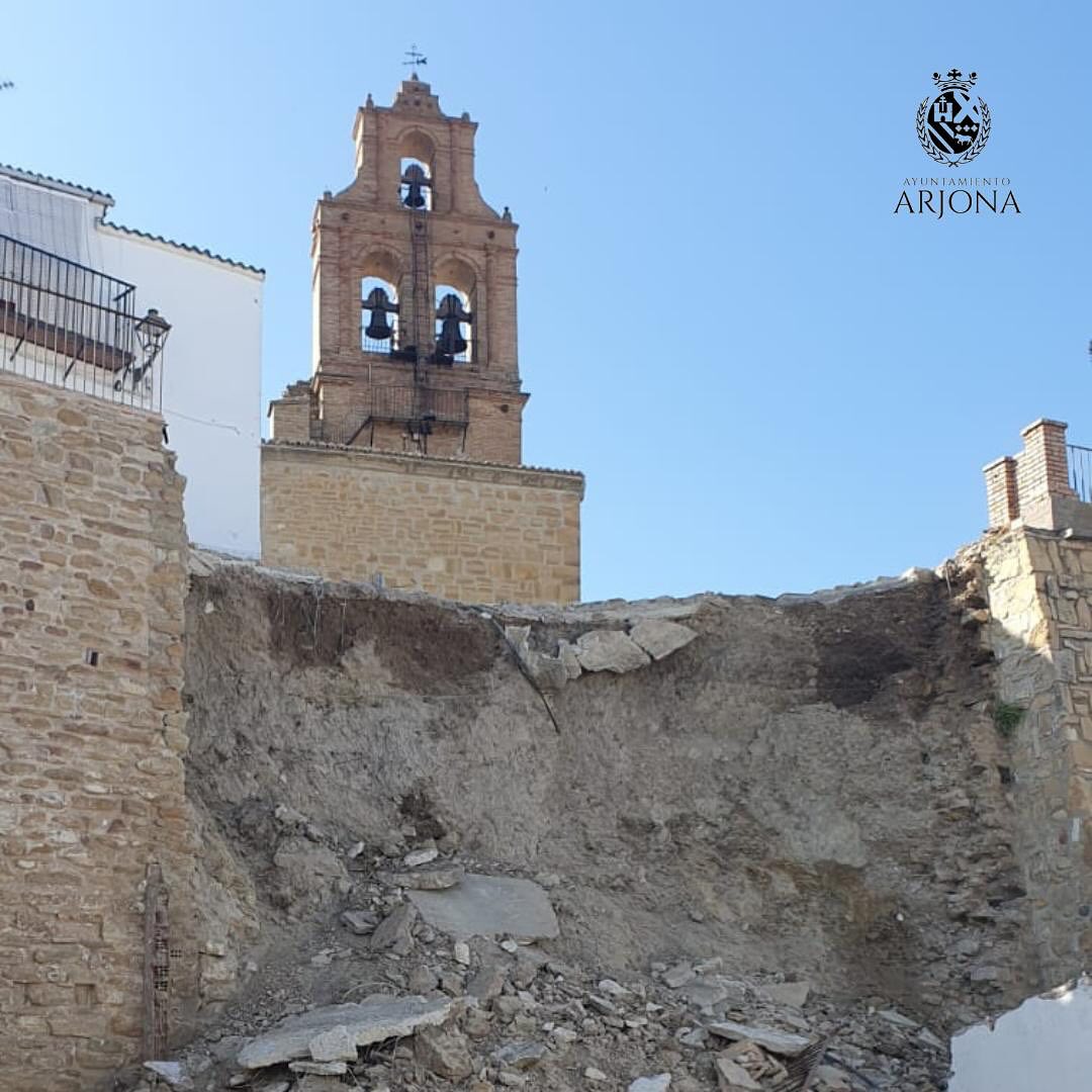 Inicio restauración muralla Continúan las obras del Paseo de la Libertad en Marmolejo