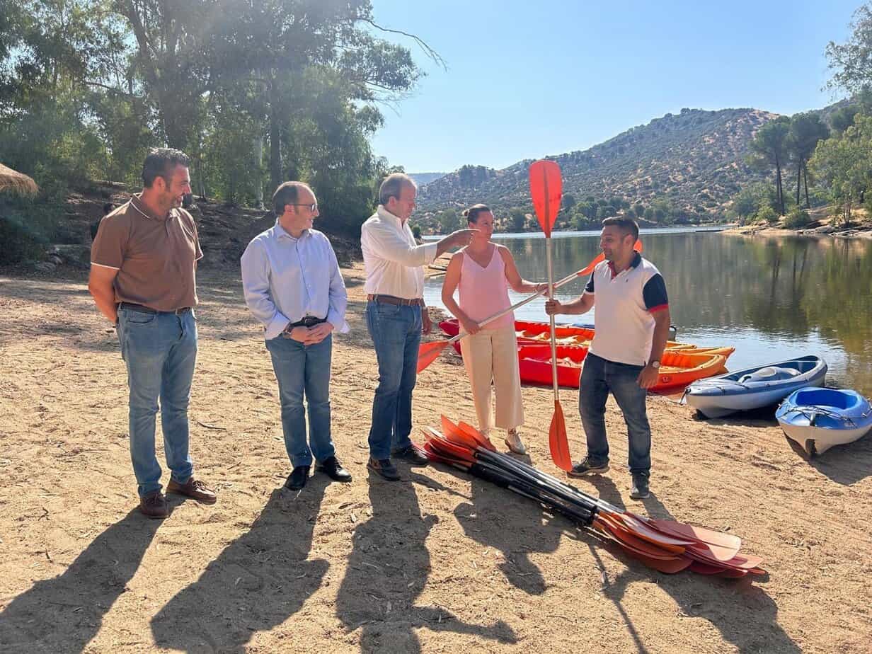 Jaén.- Turismo.- La Bandera Azul ya ondea en el embalse de El Encinarejo, en Andújar, como símbolo de turismo de calidad Continúan las obras del Paseo de la Libertad en Marmolejo