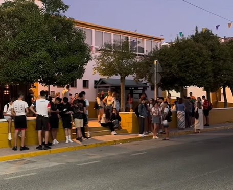 ARJONA | Escañuela denuncia la falta de transporte escolar que deja a 40 alumnos sin clases