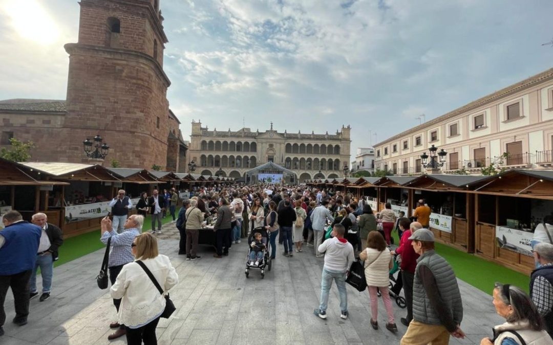 MARTOS | El periodista Javier Ruiz y Asís Martín de Cabiedes, protagonistas de la Fiesta del Primer Aceite