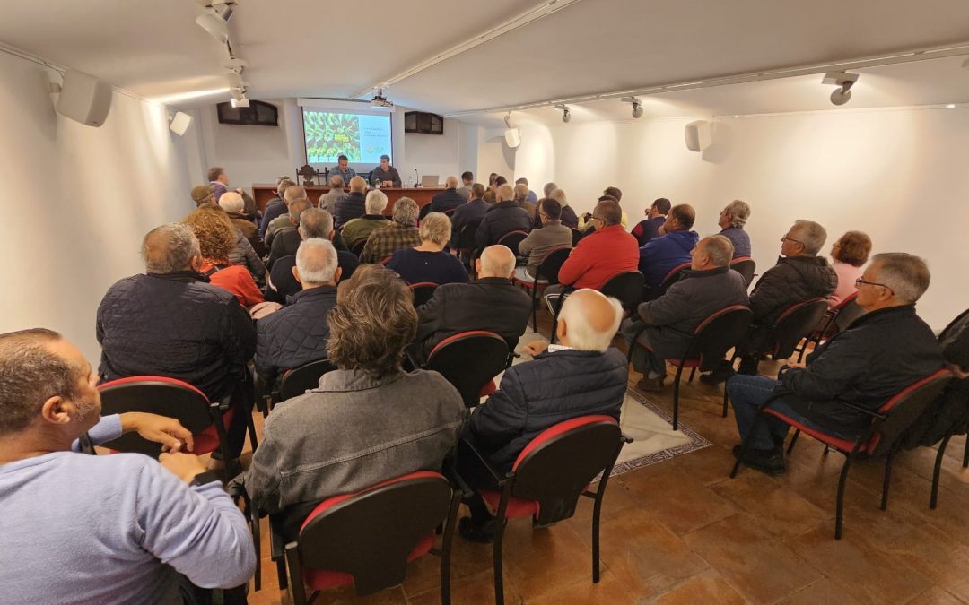 MARTOS | La Casa de la Cultura reúne al sector oleícola para abordar las novedades de la próxima PAC