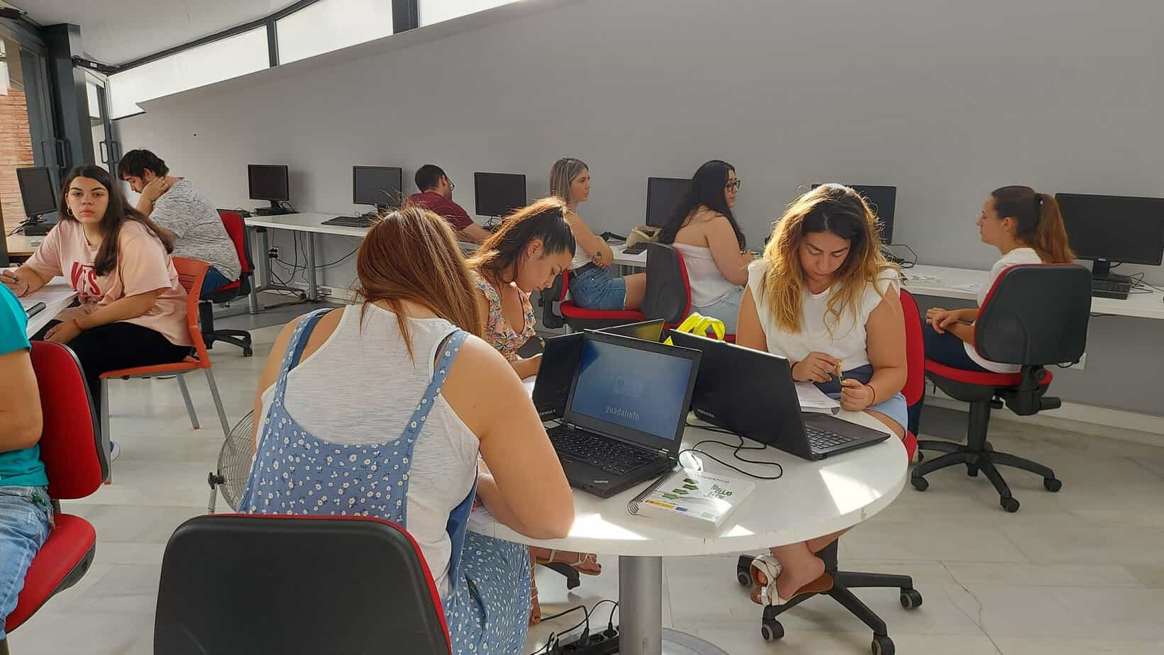 Continúan las obras del Paseo de la Libertad en Marmolejo