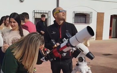 MARMOLEJO | El IES Virgen de la Cabeza acerca la ciencia al alumnado con un taller de observación solar