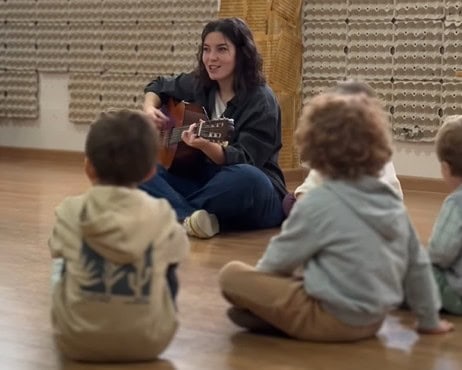 ARJONA | Emoción y conexión en una jornada de musicoterapia que une generaciones en Arjona