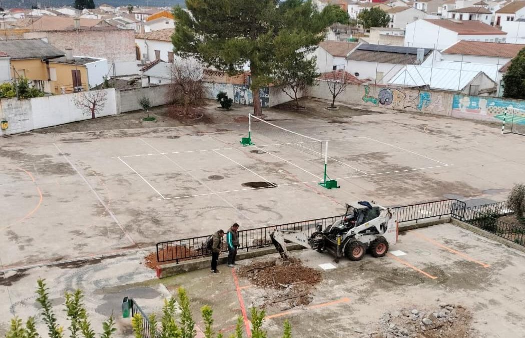 LOPERA | Consternación en el IES Gamonares al no aparecer la cápsula del tiempo de su origen
