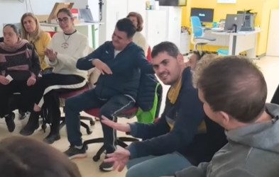 MARMOLEJO | La musicoterapia une a La Fuente y al IES Virgen de la Cabeza en la Semana de la Discapacidad