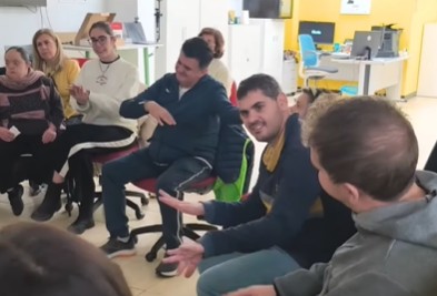 MARMOLEJO | La musicoterapia une a La Fuente y al IES Virgen de la Cabeza en la Semana de la Discapacidad