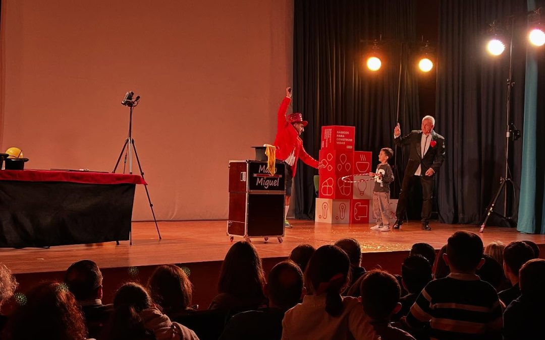 ANDÚJAR | Ultramágica llena Andújar de ilusión y solidaridad en una nueva cita navideña