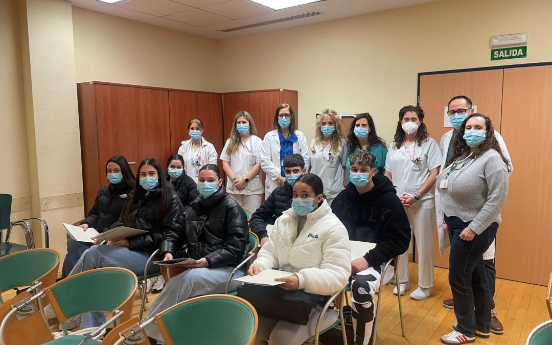 ANDÚJAR | El Hospital Alto Guadalquivir recibe a los nuevos alumnos de TCAE en prácticas formativas
