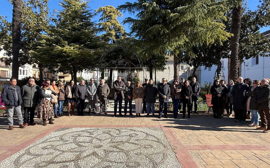 MARTOS | Martos se suma al minuto de silencio por las víctimas del accidente ferroviario de Adamuz